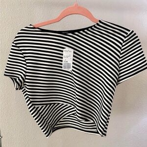 Forever 21 Black and White Fitted Crop Tee